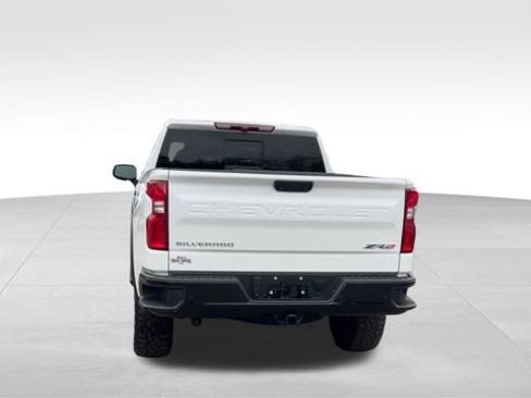 Used 2024 Chevrolet Silverado 1500 ZR2 image 11