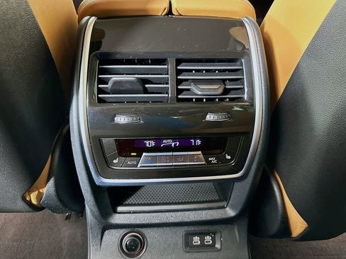 Certified 2023 BMW X7 xDrive40i w/ Premium Package image 29