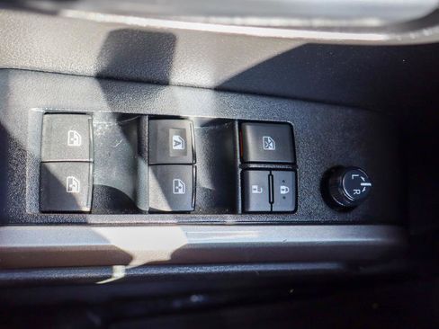 Used 2021 Toyota Tacoma SR5 image 21