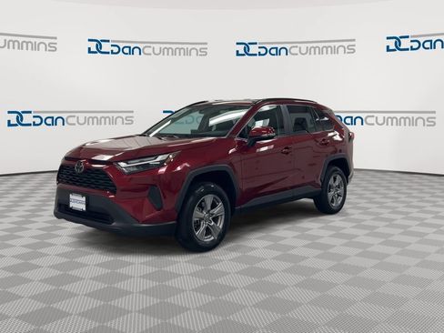 Used 2025 Toyota RAV4 XLE AWD/4WD image 4