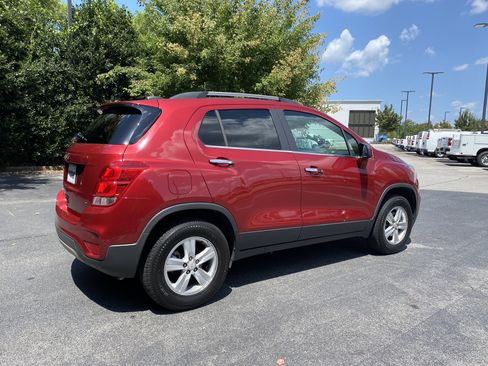 Used 2020 Chevrolet Trax LT w/ Driver Confidence Package AWD/4WD image 9