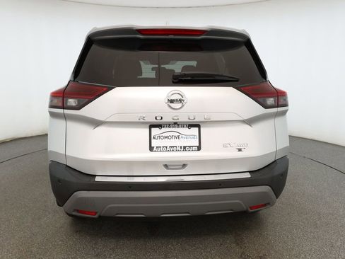 Used 2021 Nissan Rogue SV image 5