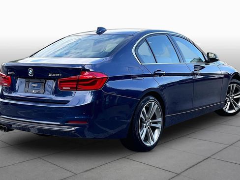 Used 2018 BMW 330i xDrive Sedan w/ Convenience Package AWD/4WD image 12