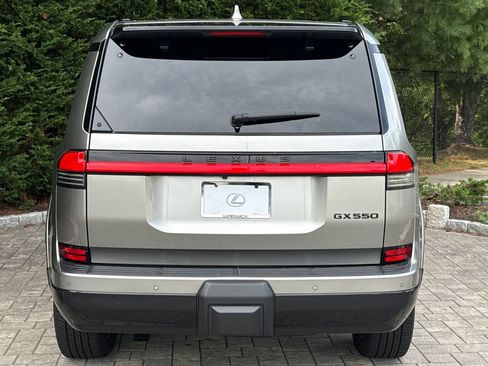 Used 2024 Lexus GX 550 w/ Accessory Package (Z1) AWD/4WD image 5