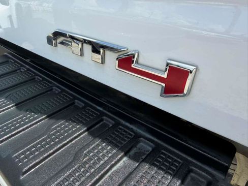 Used 2022 GMC Sierra 2500 AT4 AWD/4WD image 16