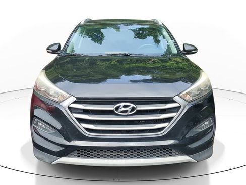 Used 2017 Hyundai Tucson Sport FWD image 2