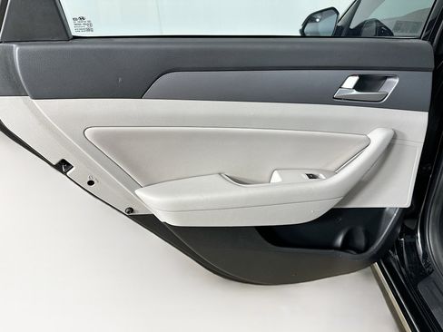 Used 2017 Hyundai Sonata SE image 25