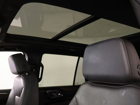 Used 2024 Chevrolet Tahoe Z71 w/ Luxury Package image 18