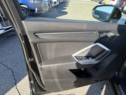 Certified 2025 Audi Q3 2.0T Premium Plus w/ Premium Plus Package image 6