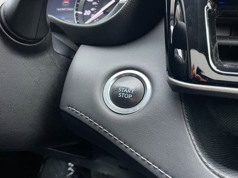 Used 2020 Toyota Highlander XLE image 21