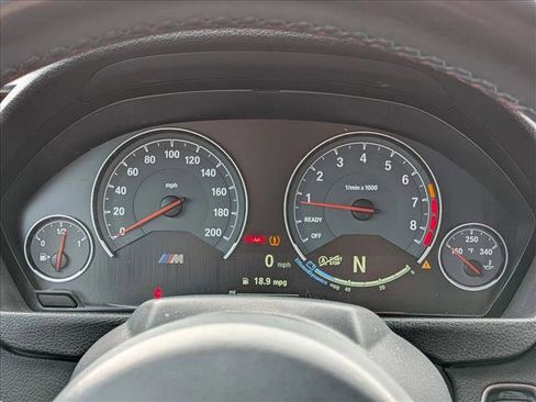 Used 2018 BMW M4 Convertible image 11