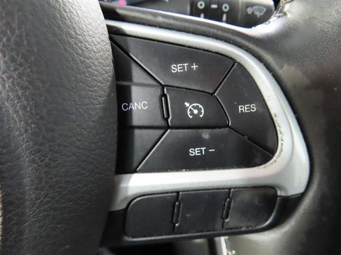 Used 2019 Jeep Compass Latitude image 20