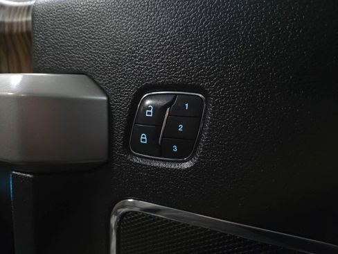 Used 2018 Ford F150 Lariat w/ Equipment Group 502A Luxury image 33