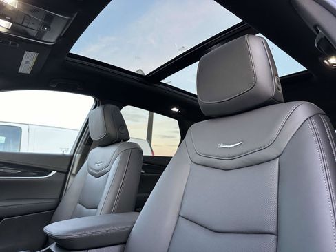 New 2025 Cadillac XT5 Premium Luxury w/ LPO, Floor Liner Package image 19