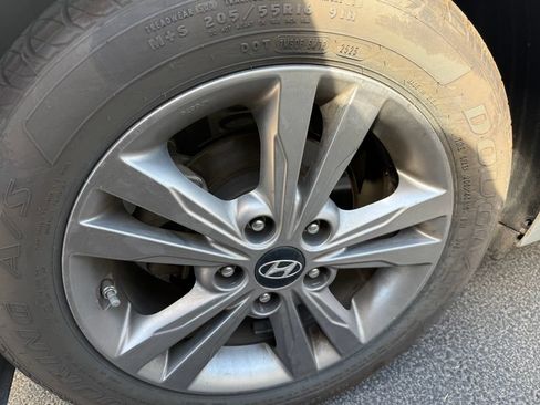 Used 2018 Hyundai Elantra SEL FWD image 17