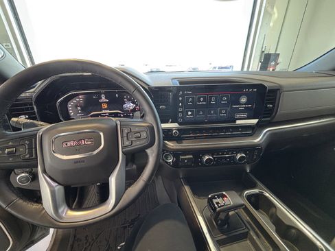 Used 2024 GMC Sierra 1500 SLT w/ SLT Premium Plus Package image 11