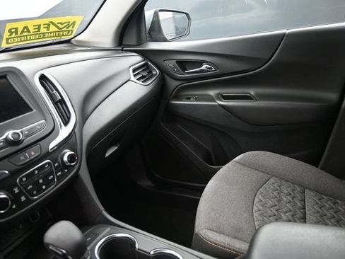 Used 2024 Chevrolet Equinox LT AWD/4WD image 32