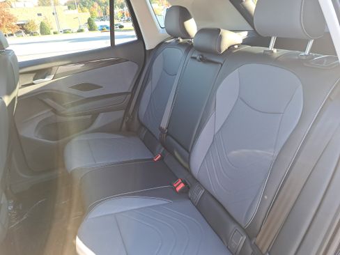 New 2026 Volkswagen Tiguan SE image 14