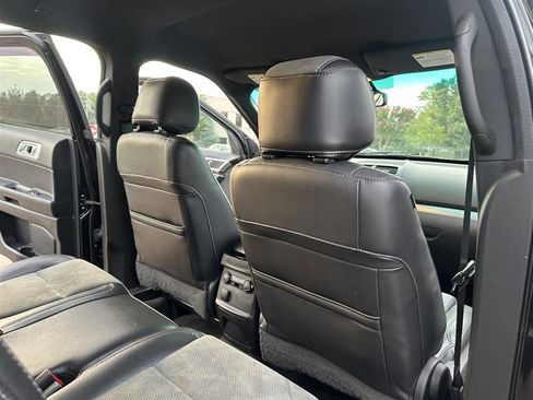Used 2015 Ford Explorer XLT w/ Equipment Group 202B image 37