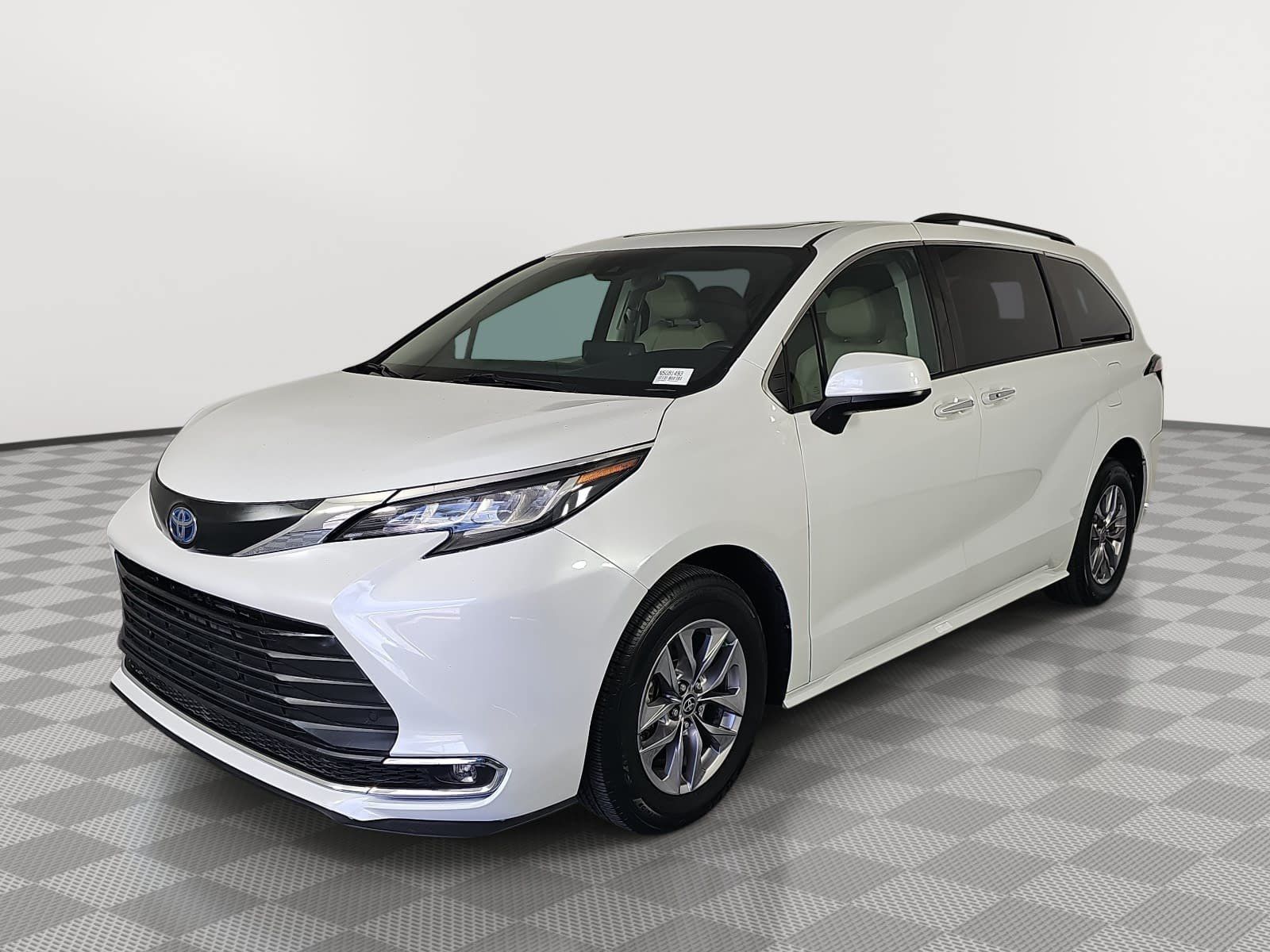 Used 2022 Toyota Sienna XLE FWD image 4