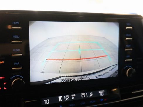 Used 2023 Toyota Sienna XSE image 32