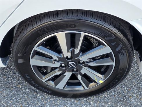 New 2025 Nissan Versa SV w/ Trunk Package image 26