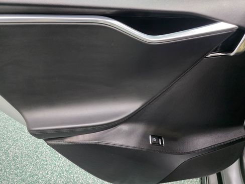 Used 2013 Tesla Model S Performance RWD image 20