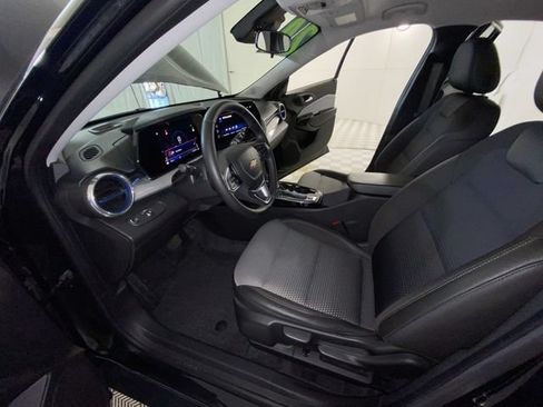 Used 2024 Chevrolet Trax LT w/ Driver Confidence Package FWD image 27