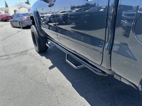 Used 2018 Chevrolet Silverado 1500 LT w/ Texas Edition AWD/4WD image 7