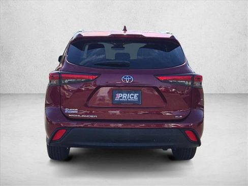 Used 2021 Toyota Highlander XLE FWD image 7