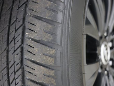 Used 2023 Lexus GX 460 Luxury w/ Sport Design Package image 16