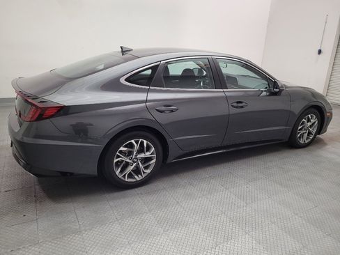 Used 2022 Hyundai Sonata SEL w/ Preferred Accessory Package FWD image 10