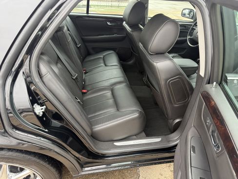 Used 2011 Cadillac DTS image 10