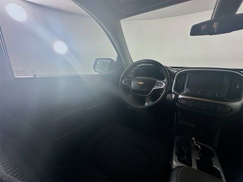 Used 2019 Chevrolet Colorado LT w/ LT Convenience Package image 9