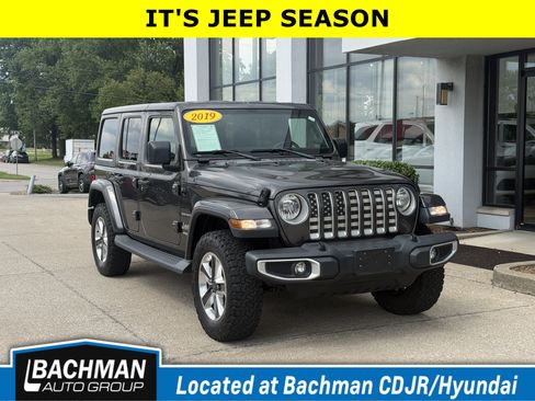 Used 2019 Jeep Wrangler Unlimited Sahara AWD/4WD image 1
