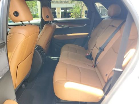 Certified 2023 Cadillac XT5 Premium Luxury FWD image 12