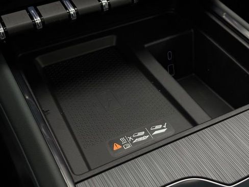 New 2026 GMC Acadia AT4 w/ Luxury Package image 31