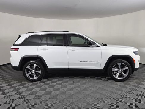 Used 2023 Jeep Grand Cherokee 4WD 4xe image 2