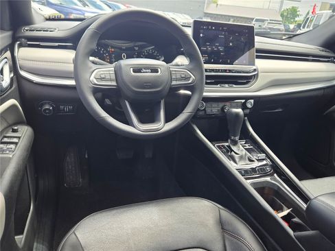 Used 2023 Jeep Compass Limited AWD/4WD image 14