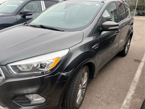 Used 2017 Ford Escape Titanium image 4