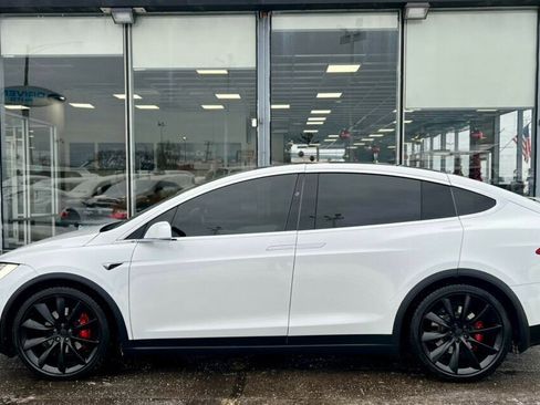Used 2019 Tesla Model X Performance image 2
