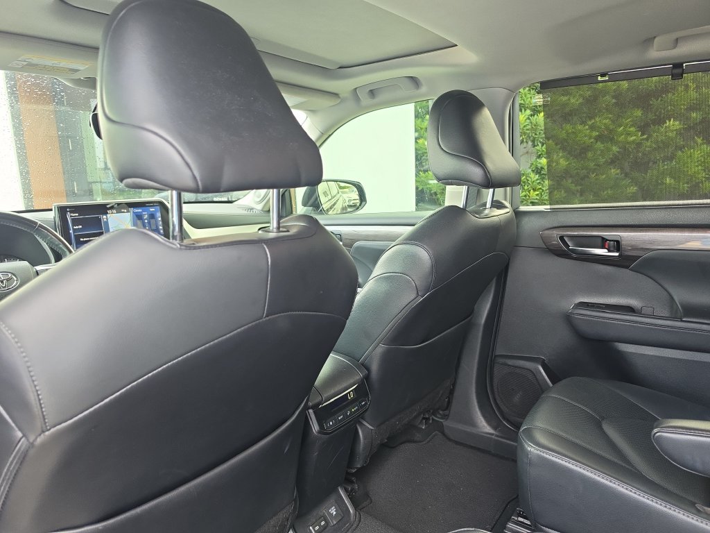 Used 2022 Toyota Highlander Limited AWD/4WD image 13