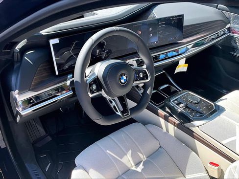 New 2026 BMW 760i xDrive w/ Executive Package image 8