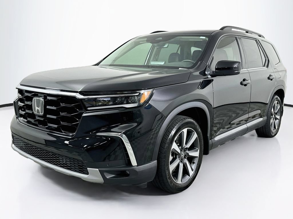 Certified 2025 Honda Pilot Touring image 1