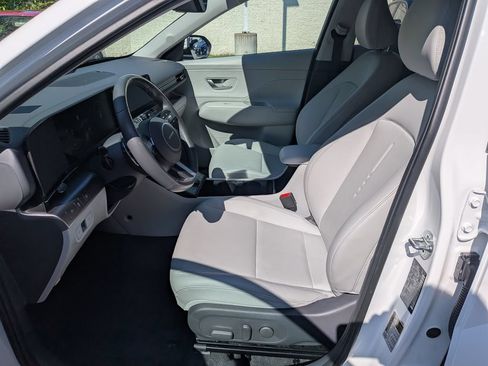 Used 2024 Hyundai Kona Limited AWD/4WD image 11