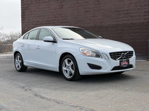 Used 2012 Volvo S60 T5 image 1