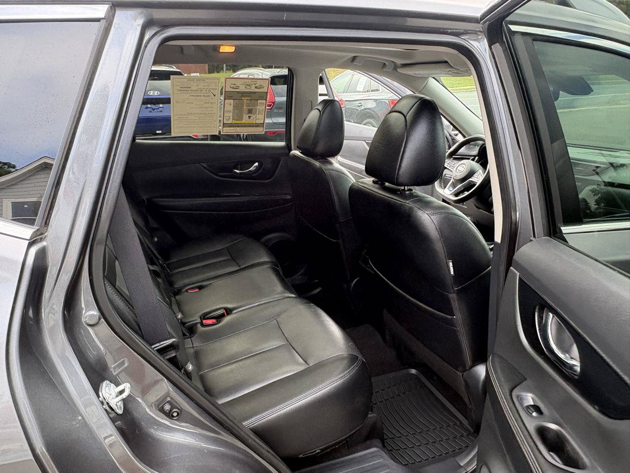 Used 2019 Nissan Rogue SL w/ Premium Package FWD image 13