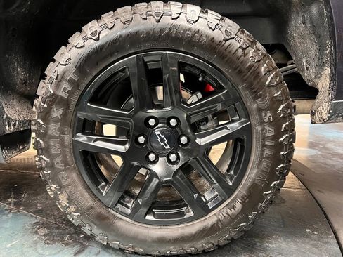 Used 2023 Chevrolet Silverado 1500 RST w/ Z71 Off-Road Package AWD/4WD image 29