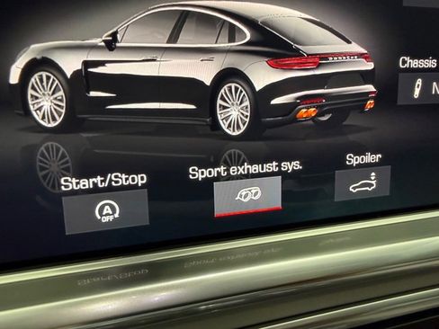 Used 2018 Porsche Panamera 4S w/ Sport Package image 37