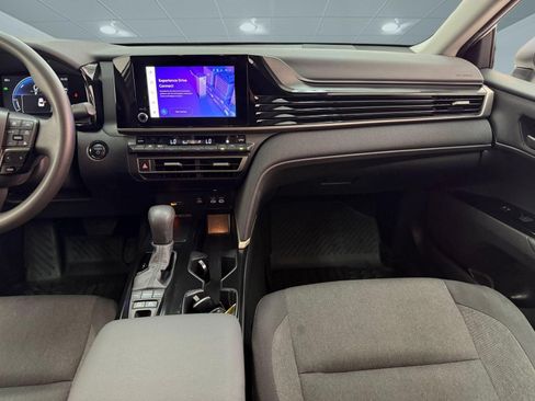 Used 2025 Toyota Camry LE w/ Convenience Package FWD image 30